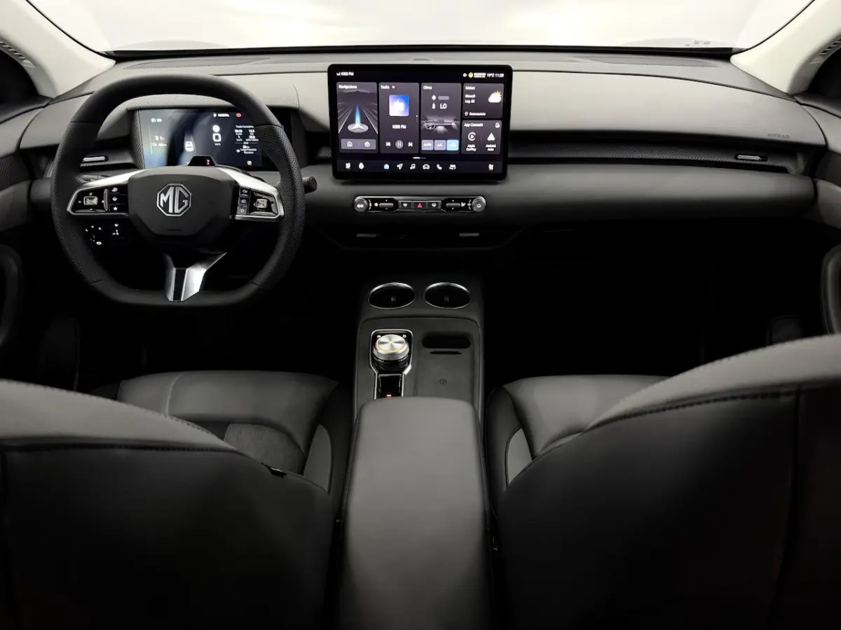 Luxury 64 kWh 360 Camera, Navi, Rijstrook correctie, Stoelverwarming, Elektrische achterkl
