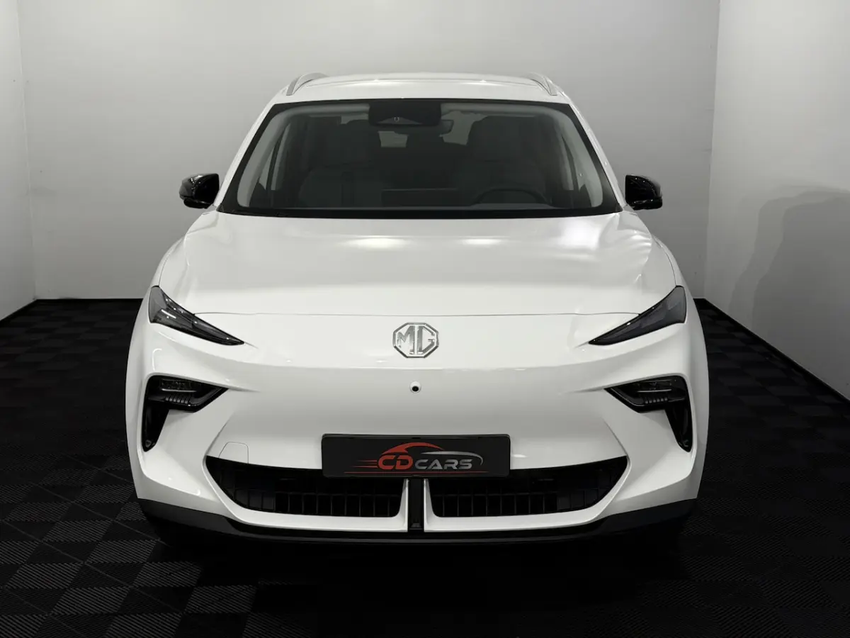 Luxury 64 kWh 360 Camera, Navi, Rijstrook correctie, Stoelverwarming, Elektrische achterkl
