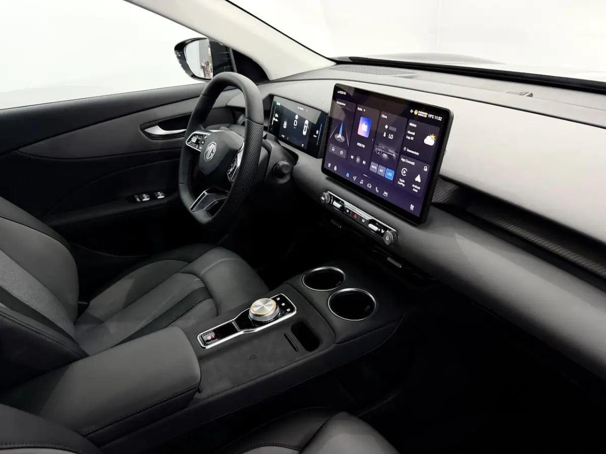 Luxury 64 kWh 360 Camera, Navi, Rijstrook correctie, Stoelverwarming, Elektrische achterkl