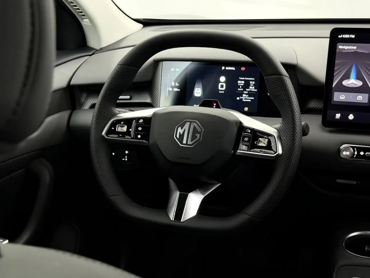 Luxury 64 kWh 360 Camera, Navi, Rijstrook correctie, Stoelverwarming, Elektrische achterkl