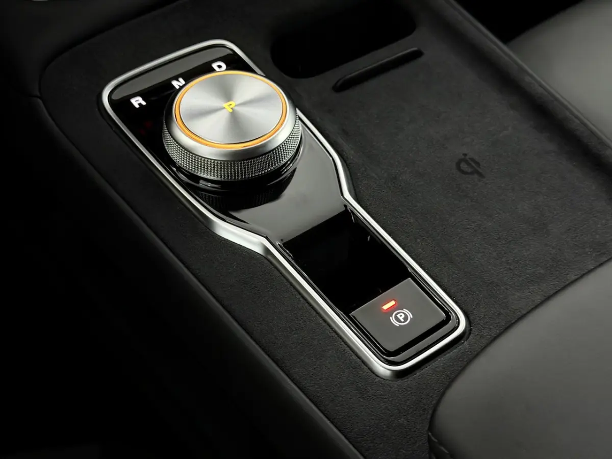 Luxury 64 kWh 360 Camera, Navi, Rijstrook correctie, Stoelverwarming, Elektrische achterkl