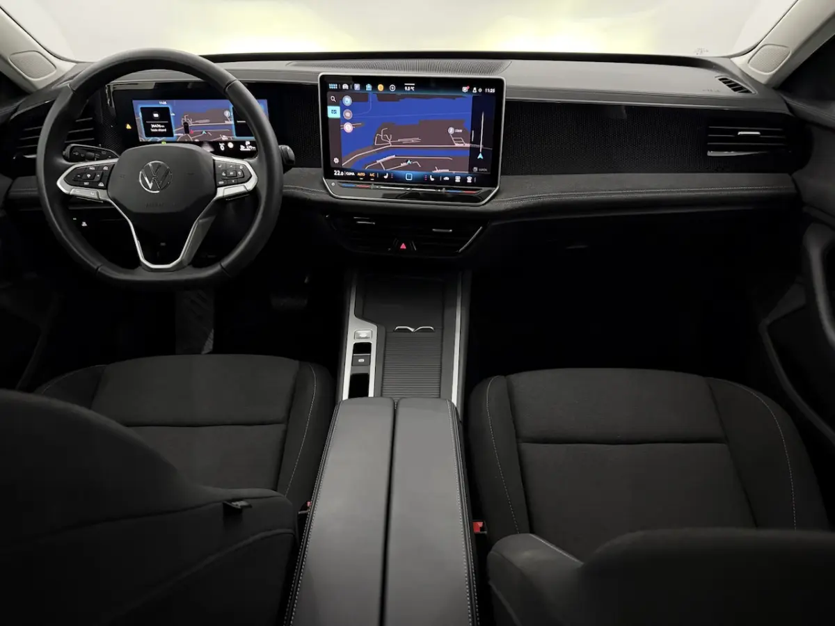 1.5 Hybrid Business Camera, Navi, Stoelverwarming, Cruise control, Keyless start, Virtual