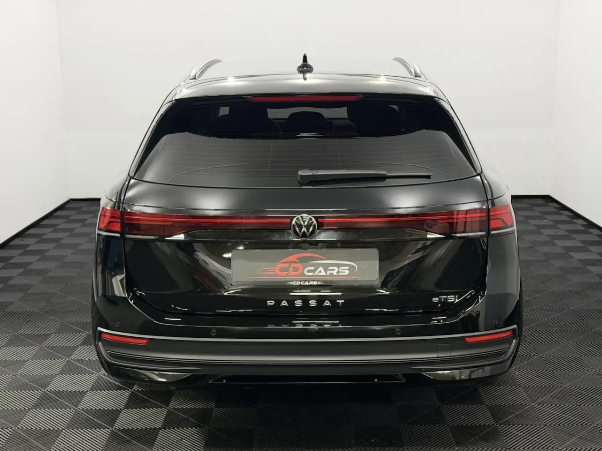 1.5 Hybrid Business Camera, Navi, Stoelverwarming, Cruise control, Keyless start, Virtual