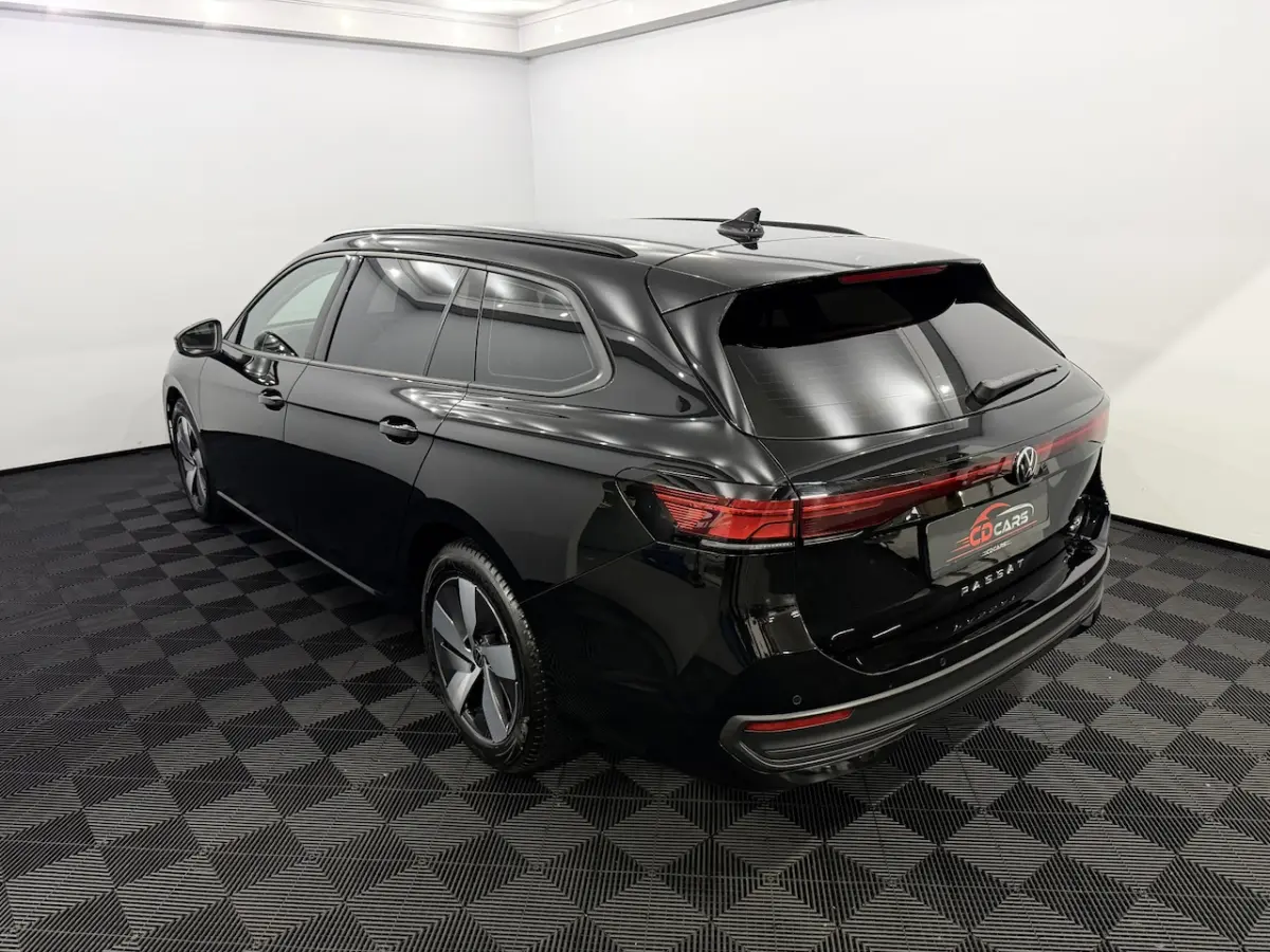 1.5 Hybrid Business Camera, Navi, Stoelverwarming, Cruise control, Keyless start, Virtual