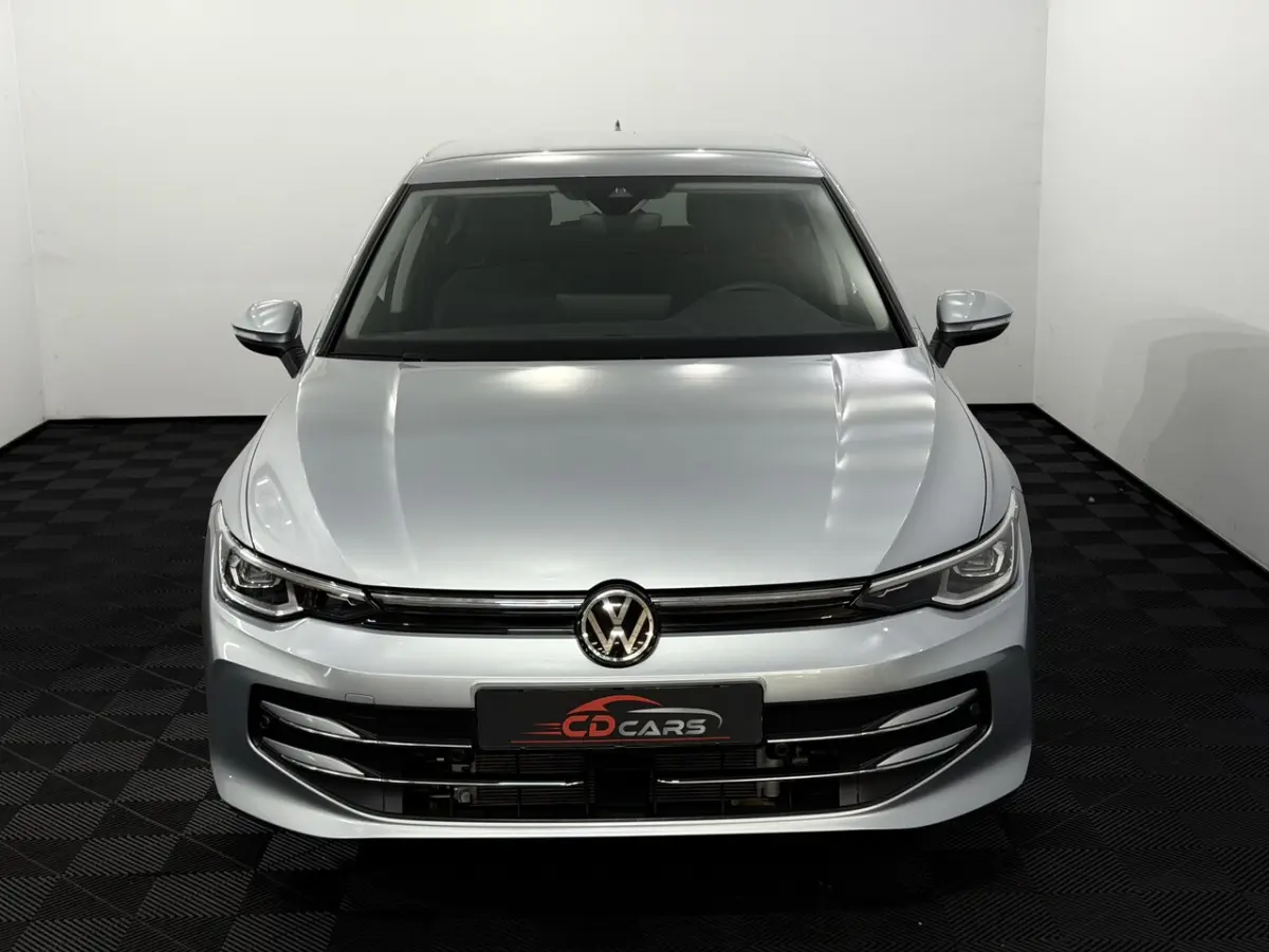 1.5 eHybrid Life Edition Plug-in Camera, Apple carplay, Virtual desk, Memory stoelen, Mass