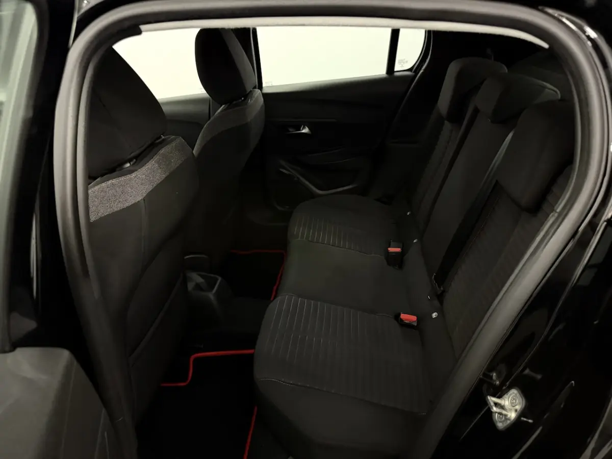 1.2 PureTech Like Apple carplay, Clima, Sportief velgen, Mistlamp, Cruise control