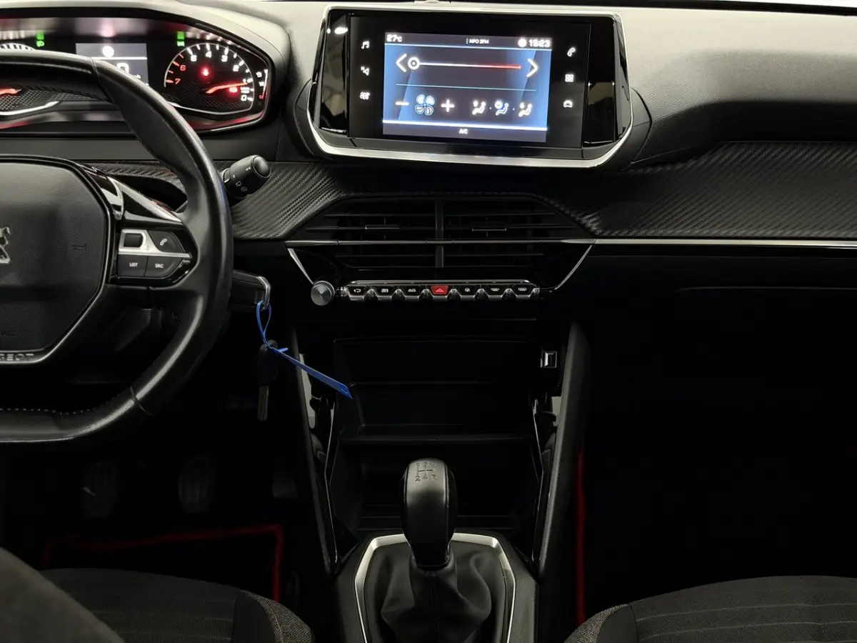 1.2 PureTech Like Apple carplay, Clima, Sportief velgen, Mistlamp, Cruise control