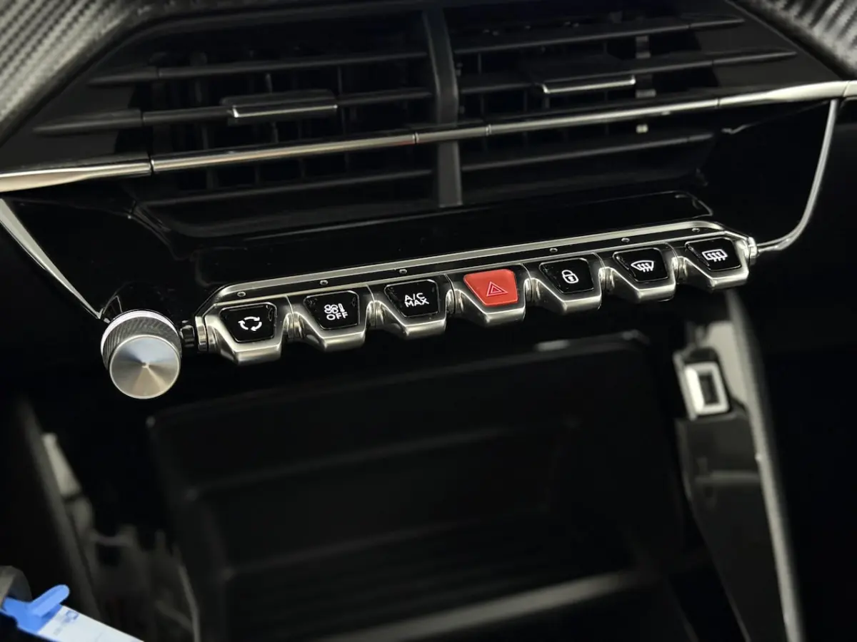1.2 PureTech Like Apple carplay, Clima, Sportief velgen, Mistlamp, Cruise control