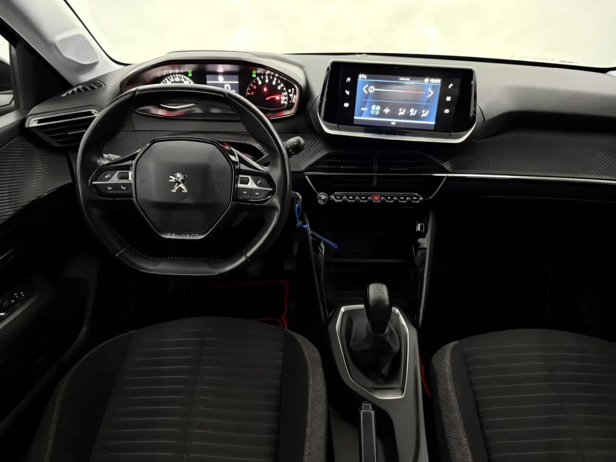 1.2 PureTech Like Apple carplay, Clima, Sportief velgen, Mistlamp, Cruise control