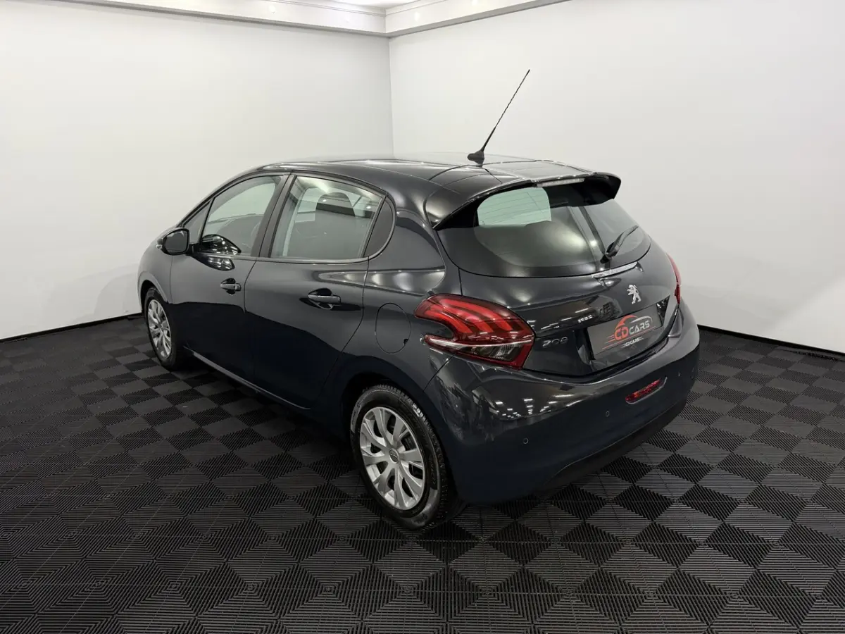 1.2 PureTech Blue Lion Airco, Navi, Parkeersensoren, Apple carplay, Radio, Mistlamp