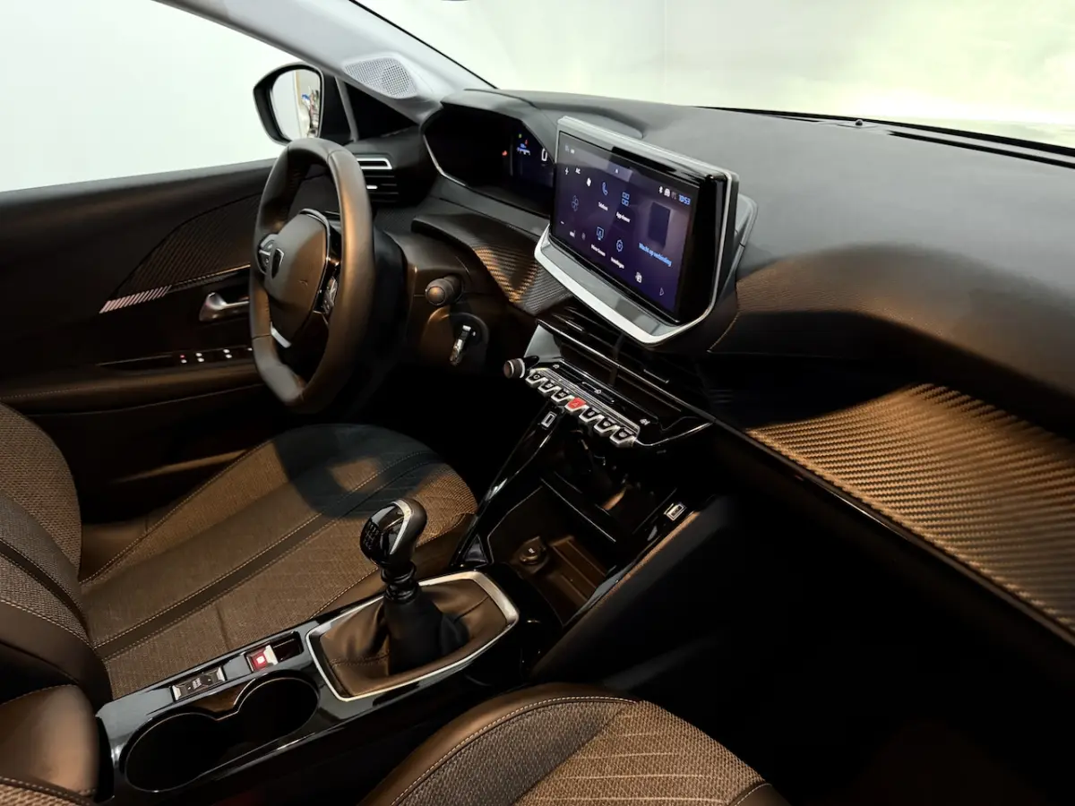 1.2 PureTech 100 GT Parkeersensoren, Apple carplay, Virtual desk, Cruise control, Lichtmet