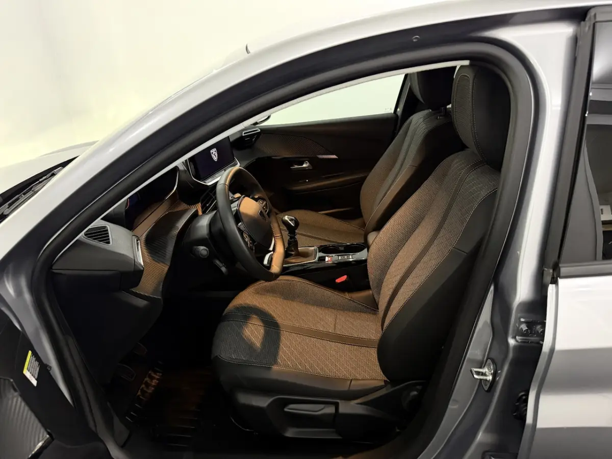 1.2 PureTech 100 GT Parkeersensoren, Apple carplay, Virtual desk, Cruise control, Lichtmet