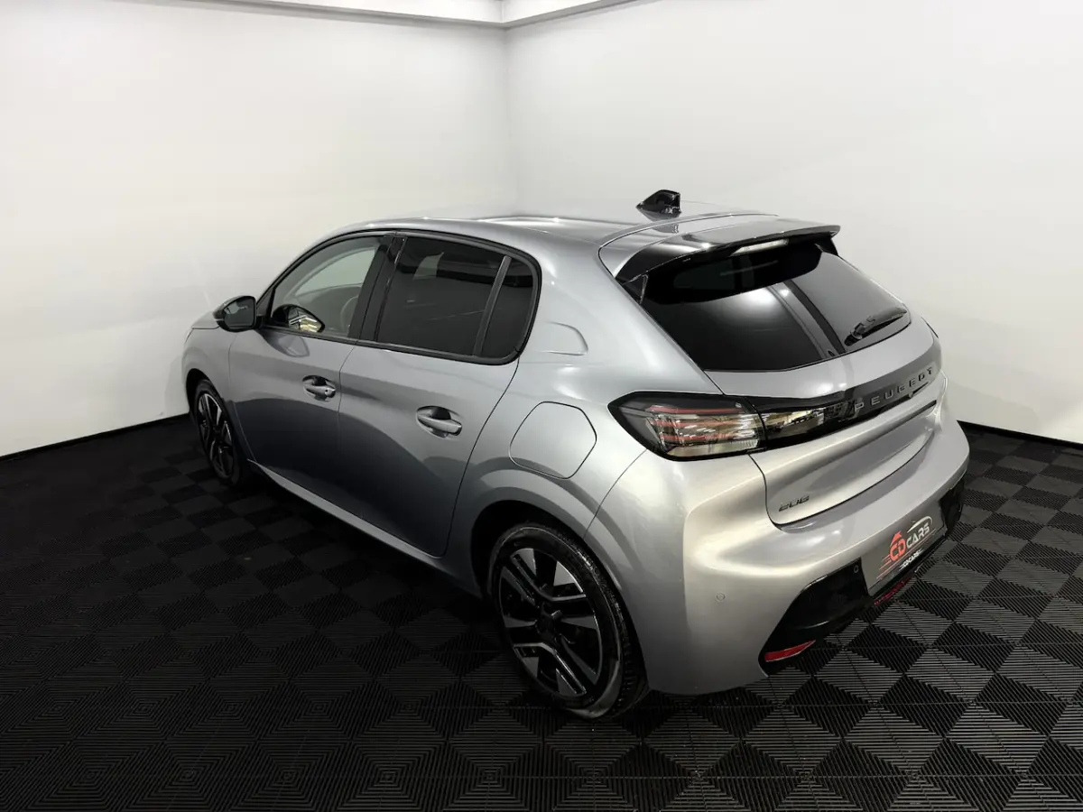 1.2 PureTech 100 GT Parkeersensoren, Apple carplay, Virtual desk, Cruise control, Lichtmet