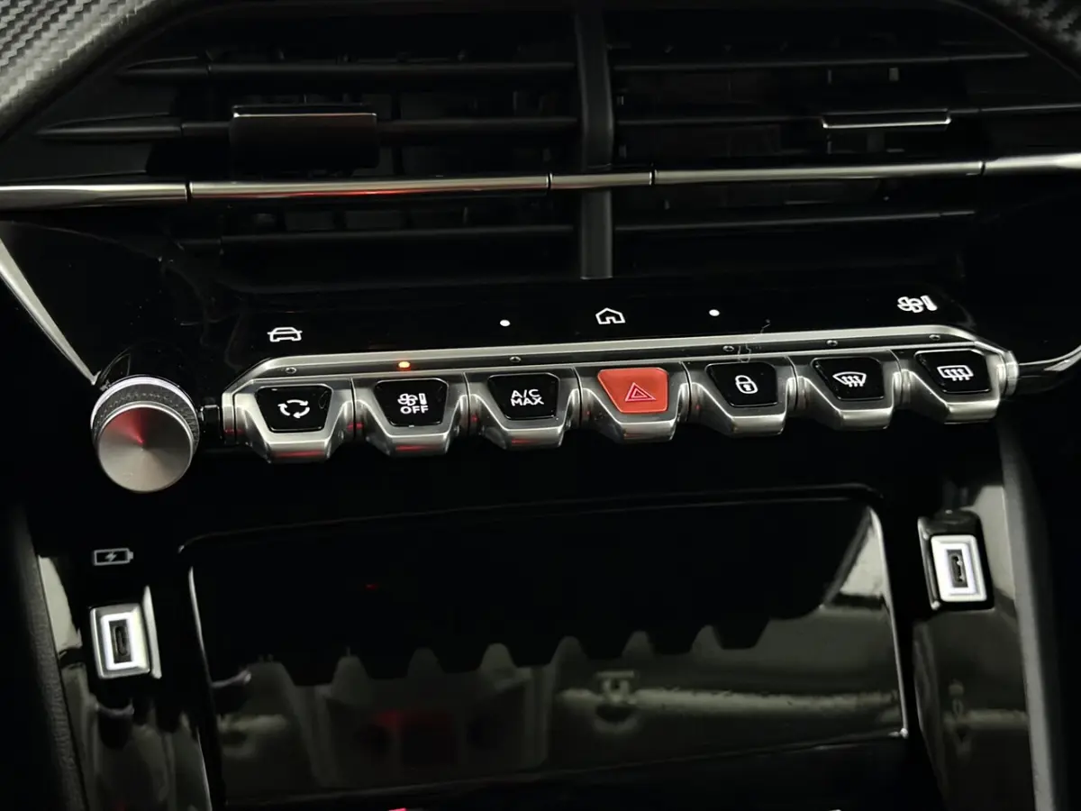 1.2 PureTech 100 GT Parkeersensoren, Apple carplay, Virtual desk, Cruise control, Lichtmet