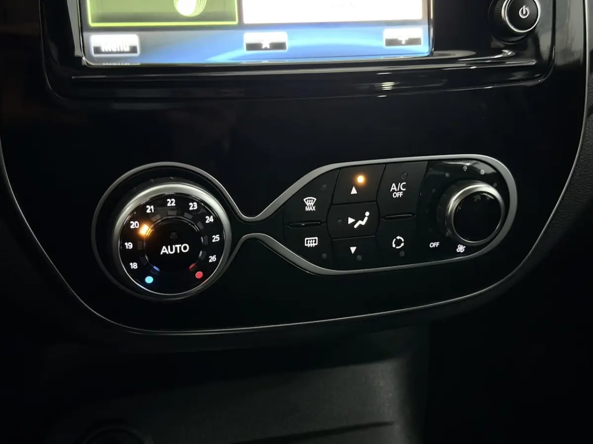 1.3 TCe Intens Camera, Navi, Cruise control, Keyless start, A start stop, Lichtmetalen vel