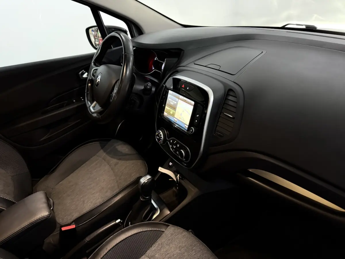 1.3 TCe Intens Camera, Navi, Cruise control, Keyless start, A start stop, Lichtmetalen vel