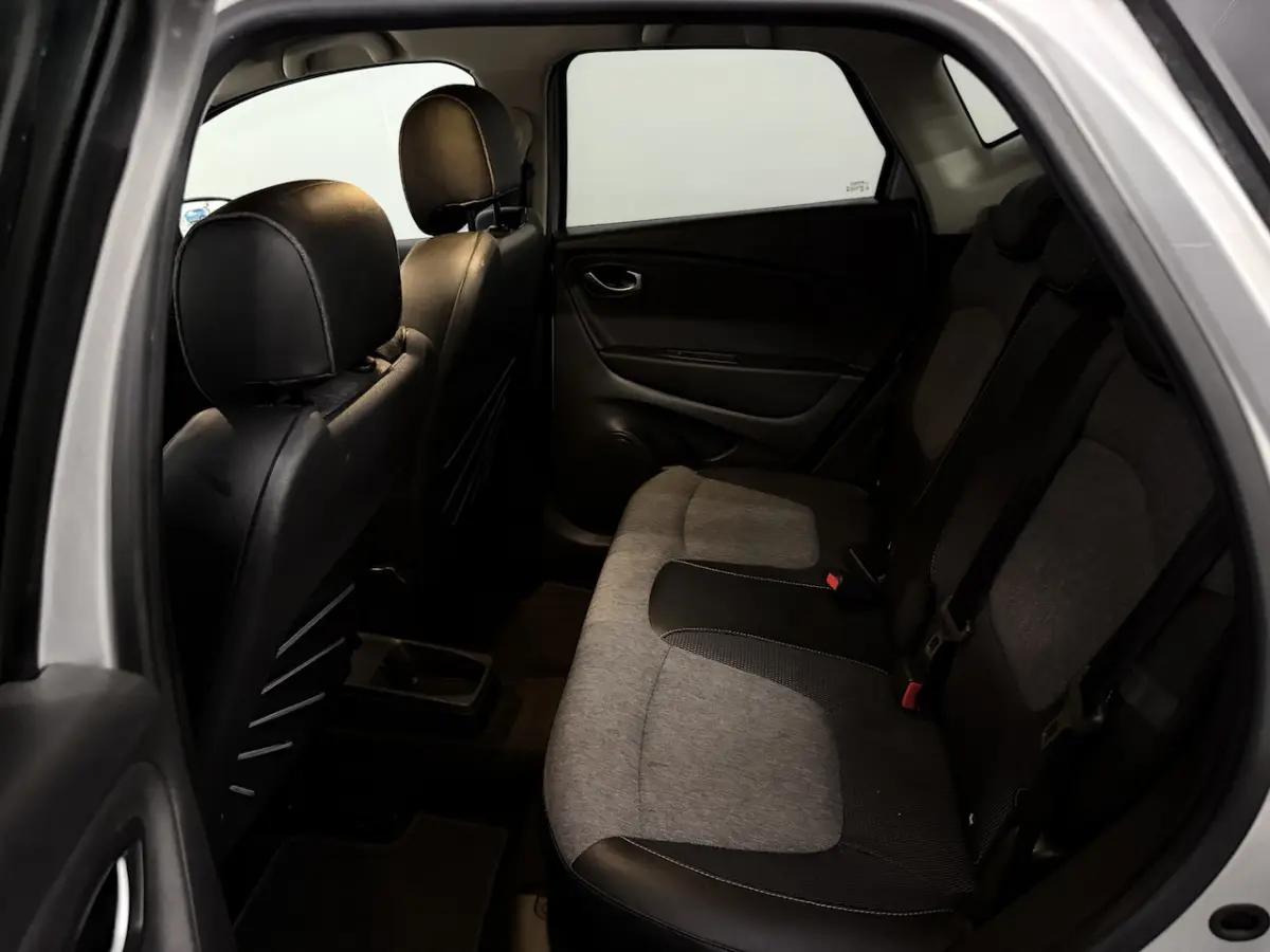 1.3 TCe Intens Camera, Navi, Cruise control, Keyless start, A start stop, Lichtmetalen vel