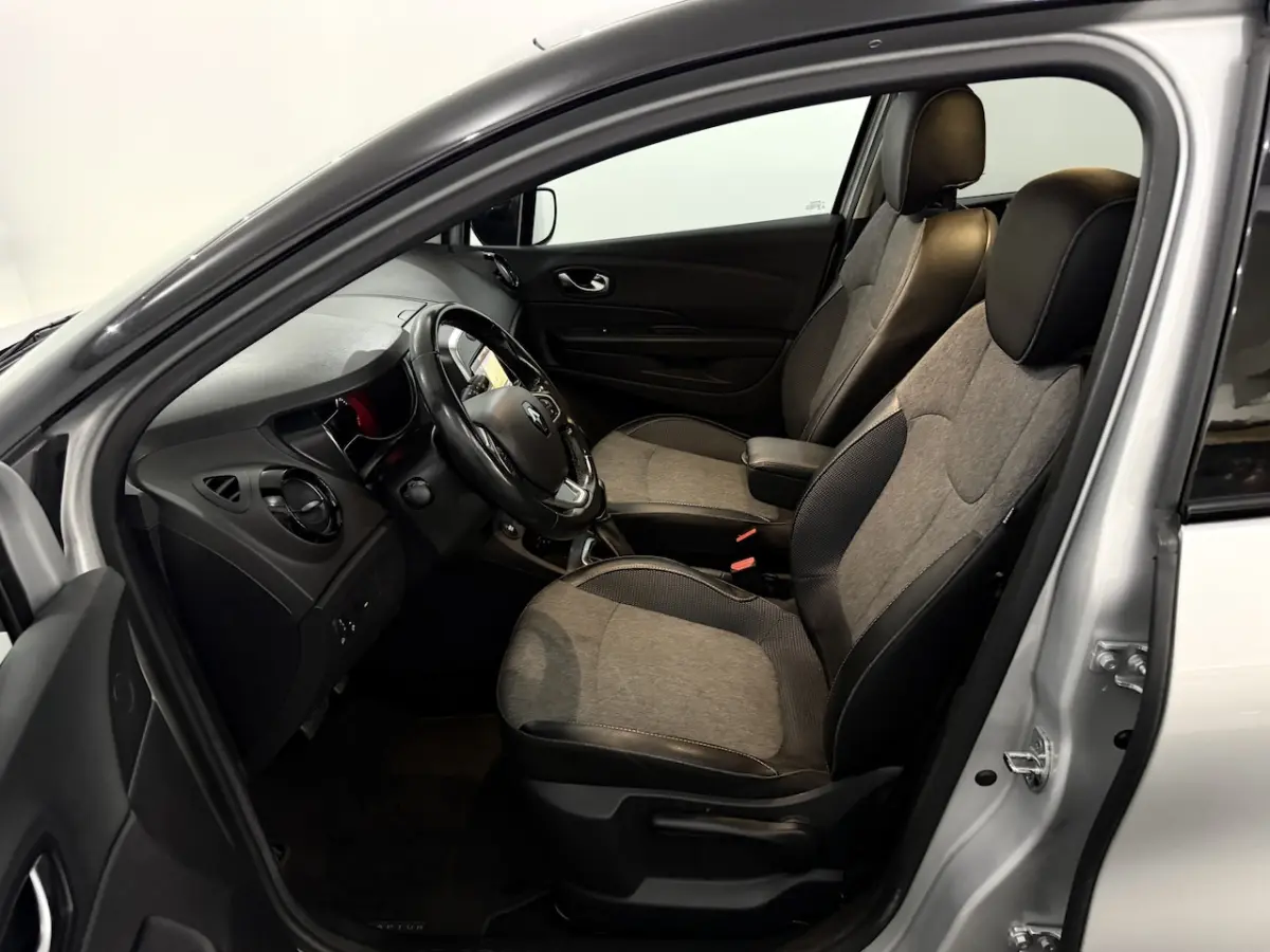 1.3 TCe Intens Camera, Navi, Cruise control, Keyless start, A start stop, Lichtmetalen vel