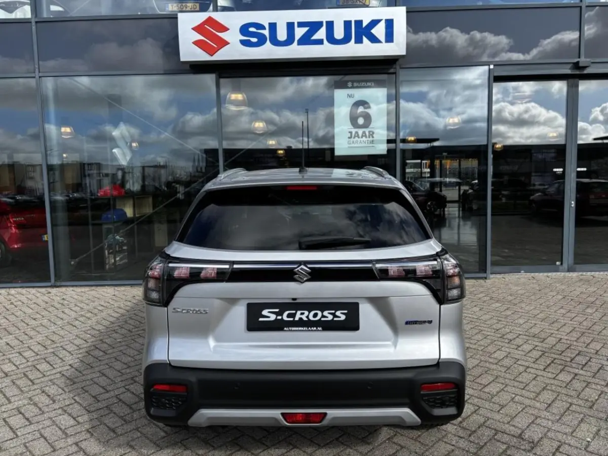 1.4 Boosterjet Select Smart Hybrid |