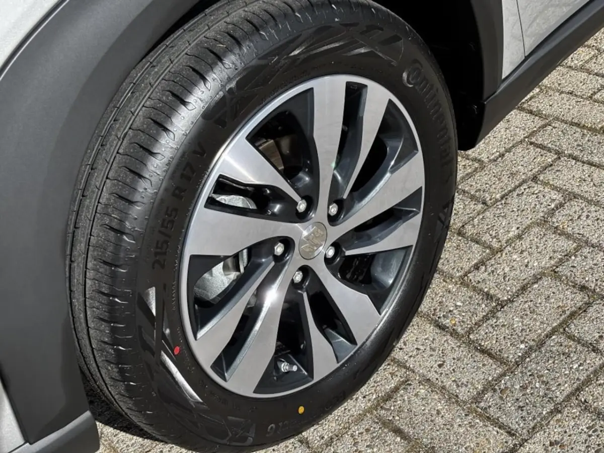 1.4 Boosterjet Select Smart Hybrid |
