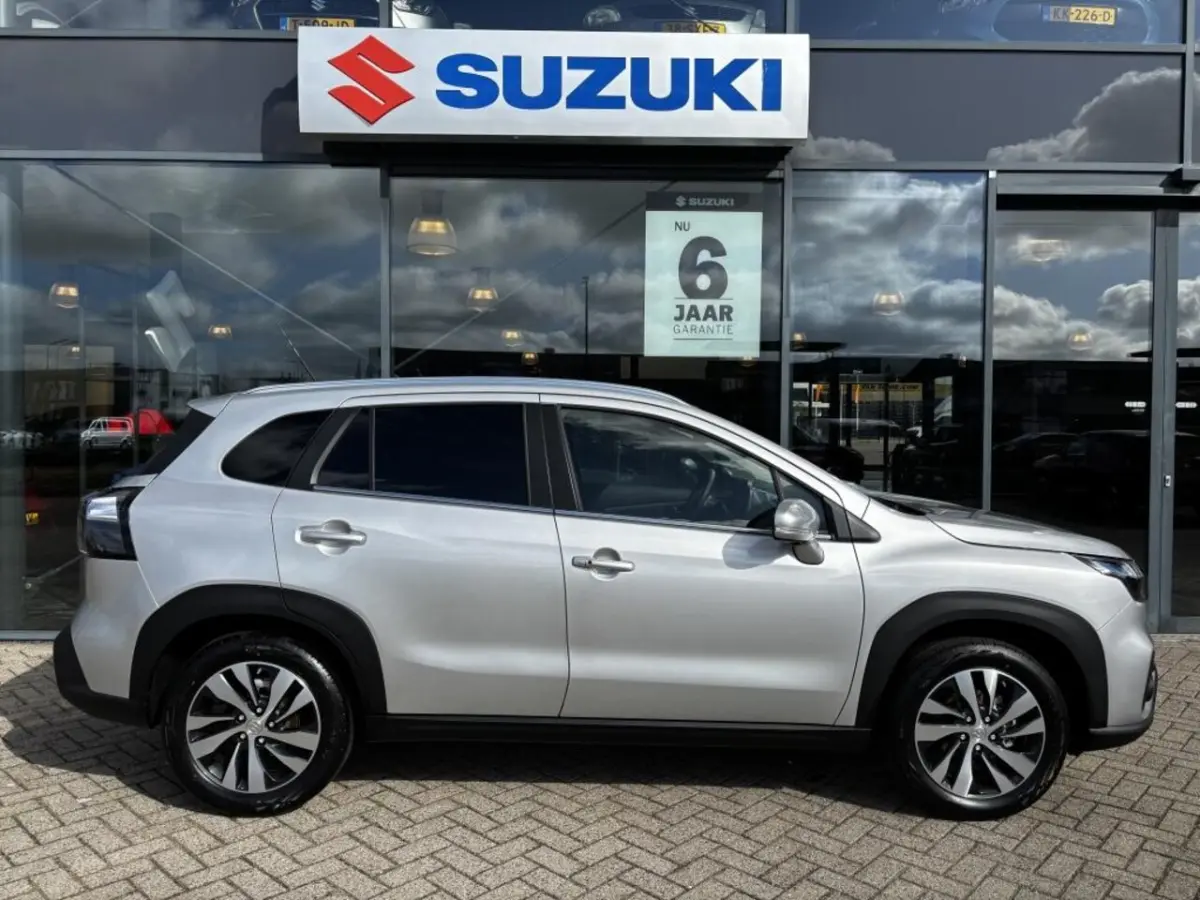 1.4 Boosterjet Select Smart Hybrid |