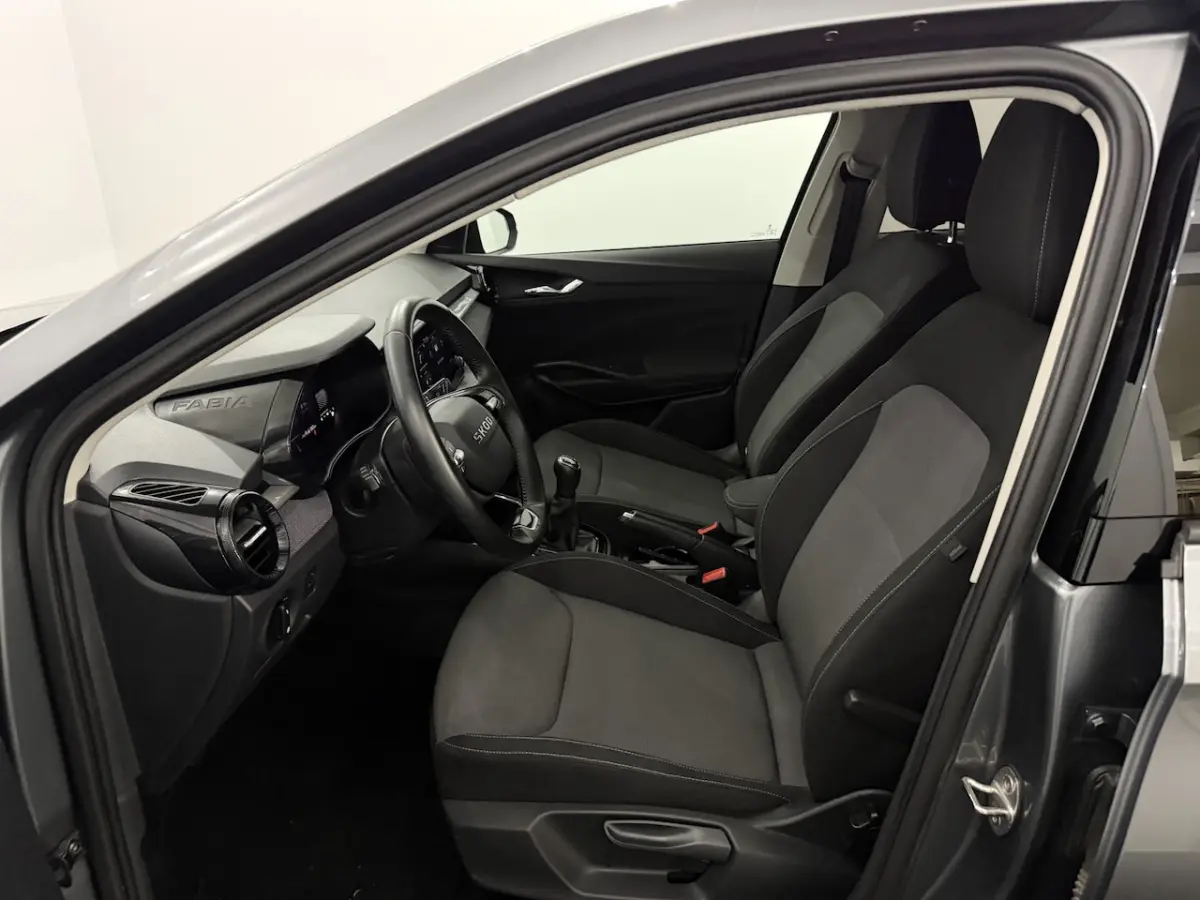 1.0 TSI Business Edition Camera, Apple carplay, Keyless start, Virtual desk, Airco, Stoelv