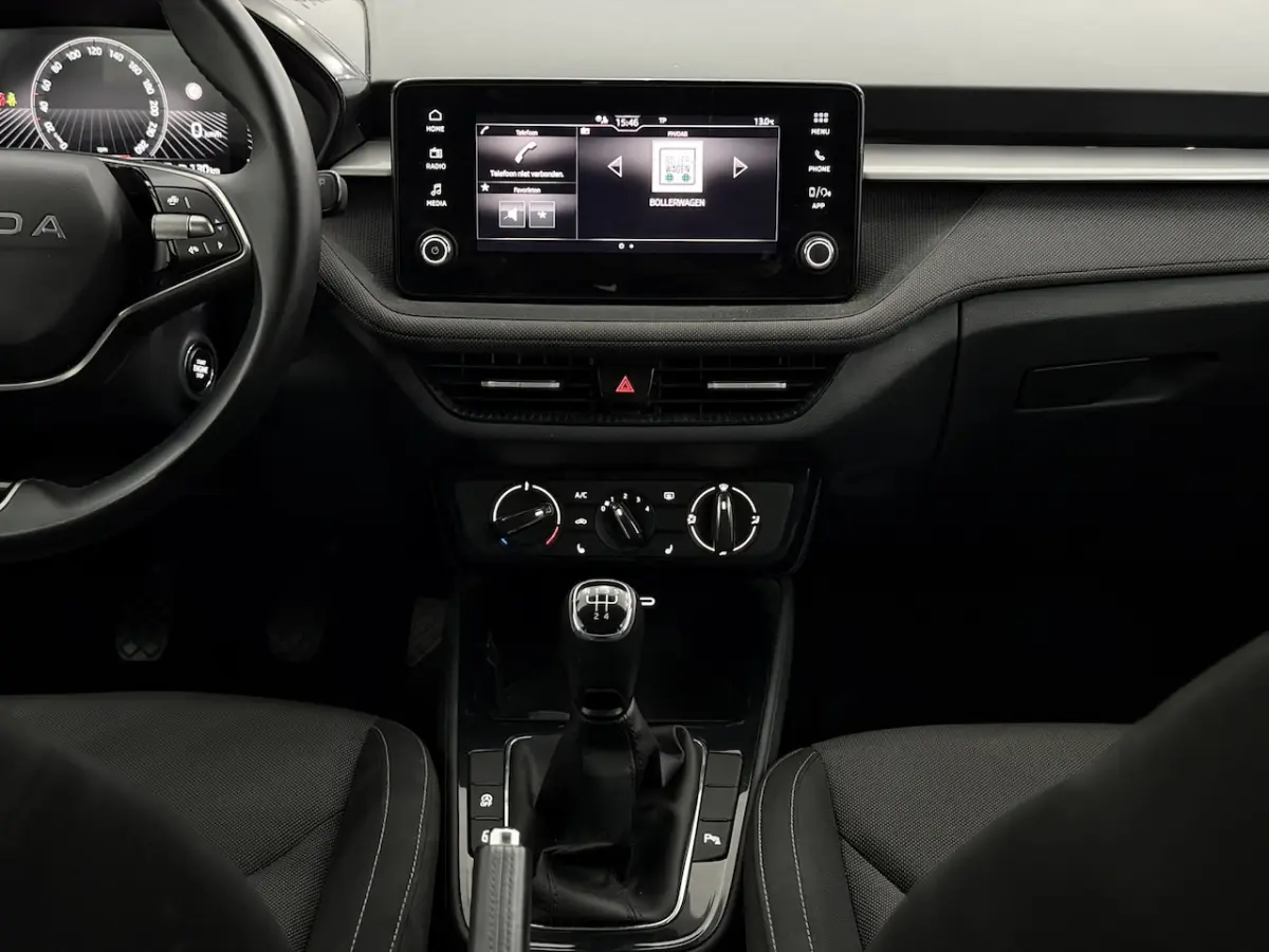 1.0 TSI Business Edition Camera, Apple carplay, Keyless start, Virtual desk, Airco, Stoelv