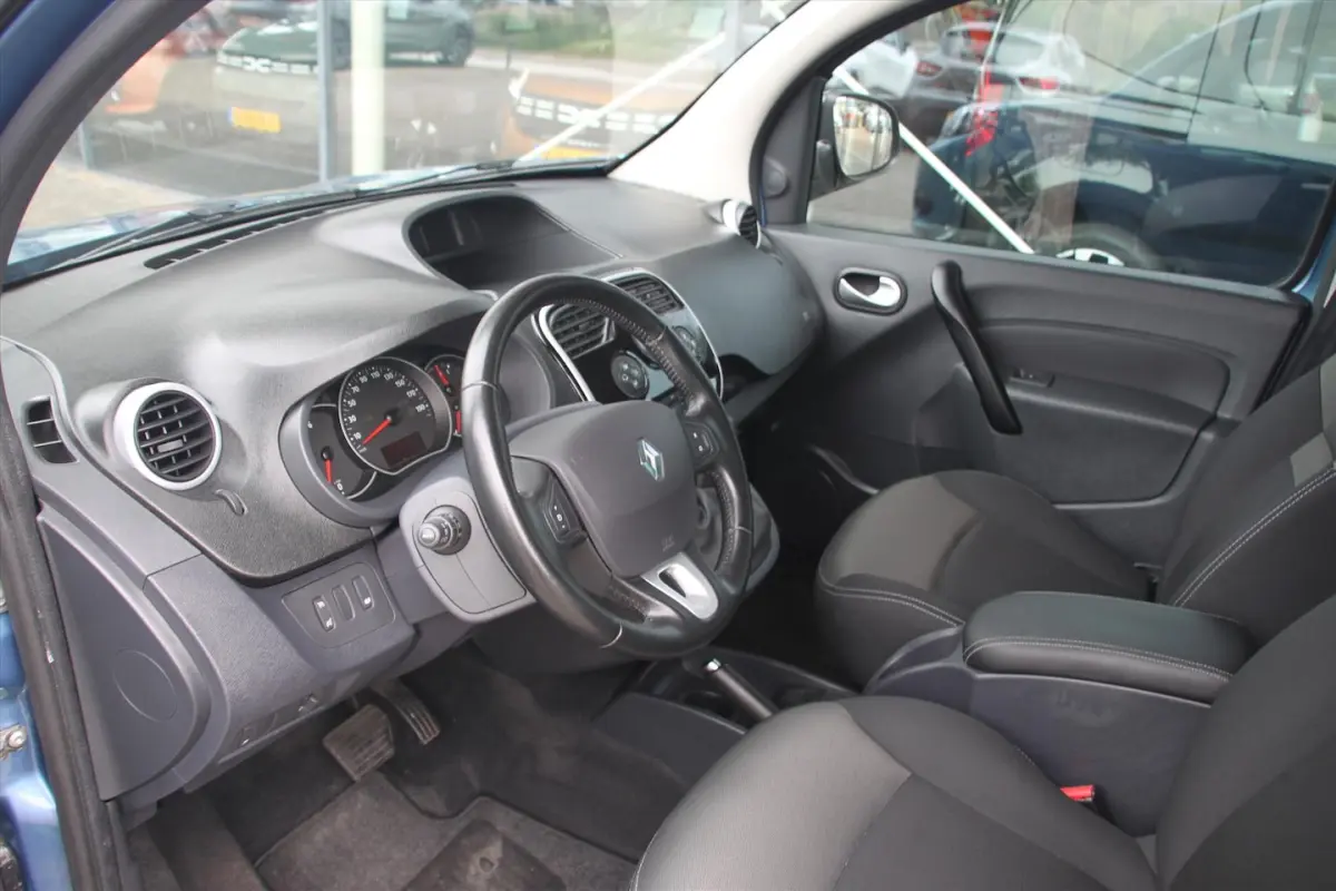 115PK-LIMITED-AUTOM-61DKM-CLIMA-CRUISE-LMV-