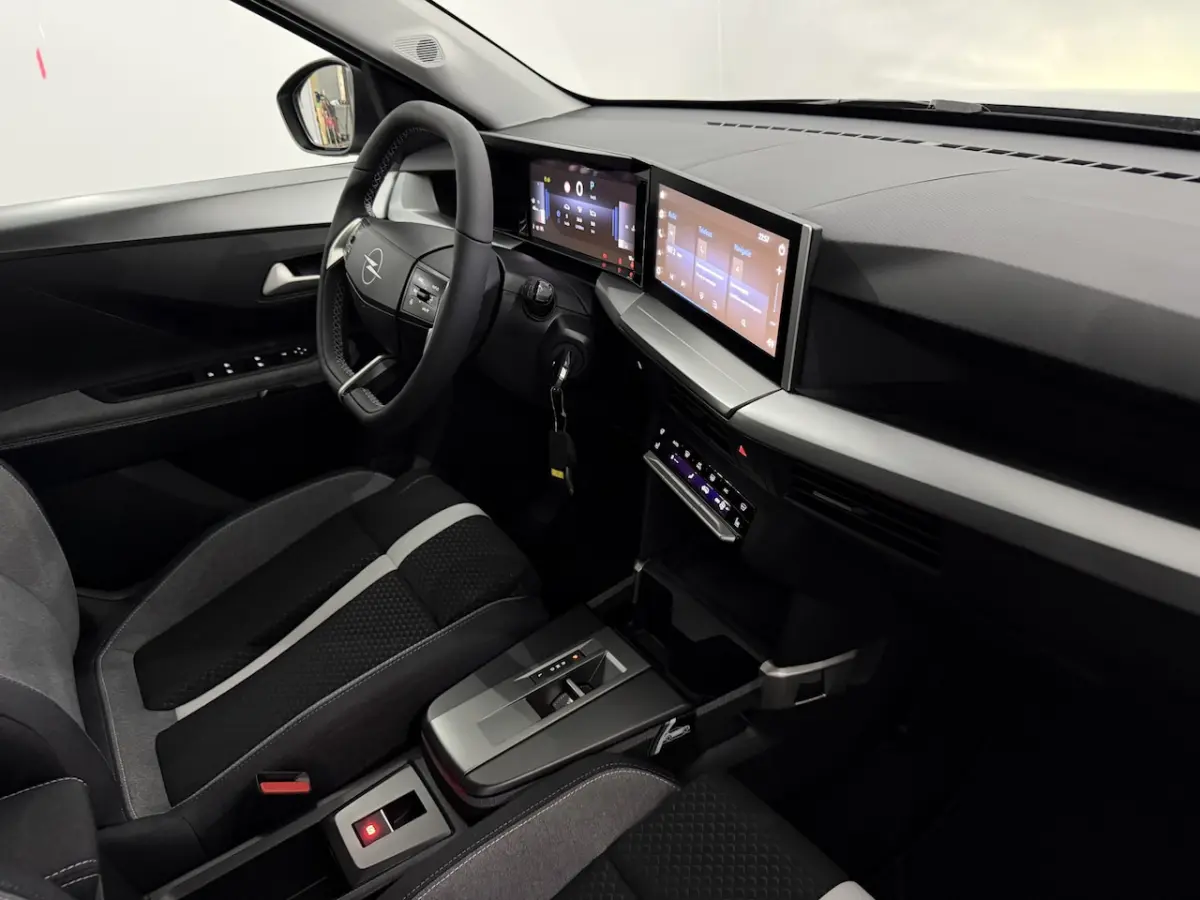 1.2 Turbo Hybrid GS 110PK Camera, Navi, Winterpakket, Cruise control, Rijstrook correctie,