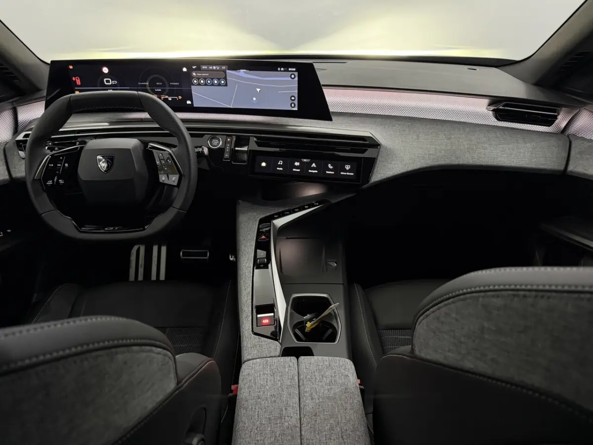1.2 Hybrid 145 GT 7P Camera, Half leder, Navi, Apple carplay, Winterpakket, Rijstrook corr