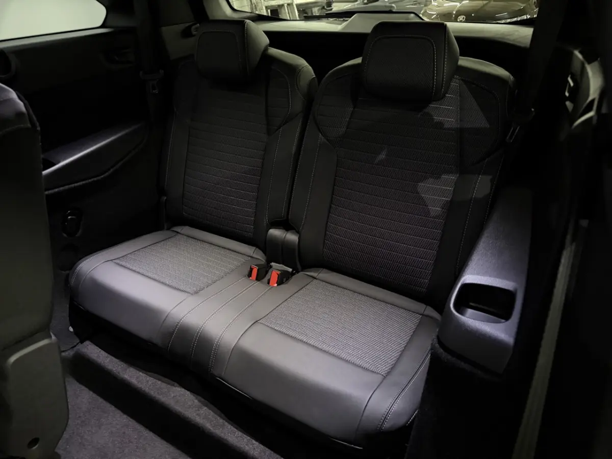 1.2 Hybrid 145 GT 7P Camera, Half leder, Navi, Apple carplay, Winterpakket, Rijstrook corr