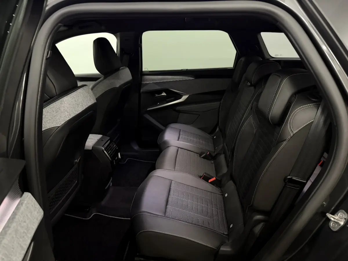 1.2 Hybrid 145 GT 7P Camera, Half leder, Navi, Apple carplay, Winterpakket, Rijstrook corr