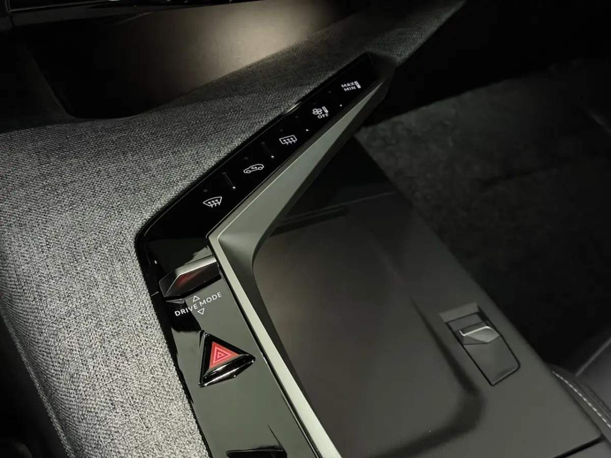 1.2 Hybrid 145 GT 7P Camera, Half leder, Navi, Apple carplay, Winterpakket, Rijstrook corr