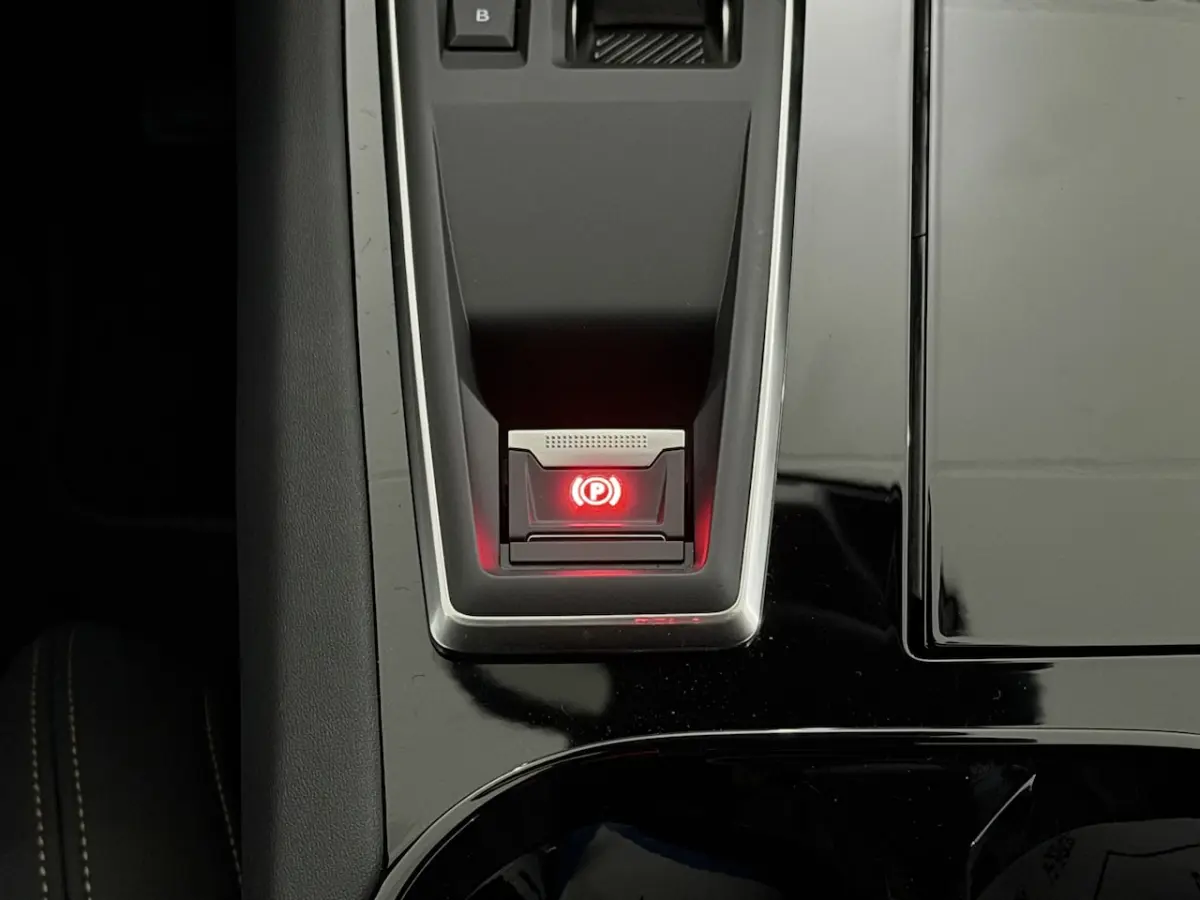1.6 HYbrid 225 Allure Pack Plug-in 360 Camera, Half leder, Navi, Keyless start, Cruise con