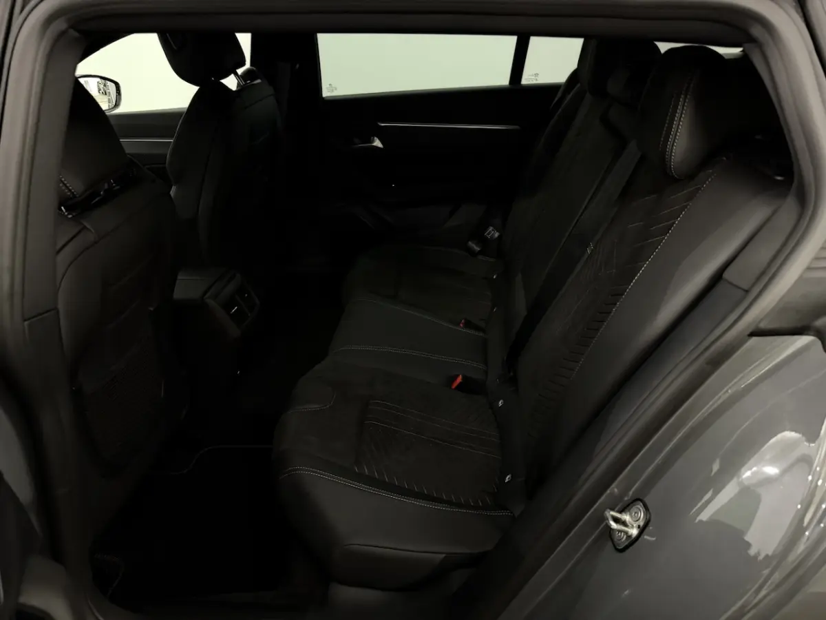 1.6 HYbrid 225 Allure Pack Plug-in 360 Camera, Half leder, Navi, Keyless start, Cruise con