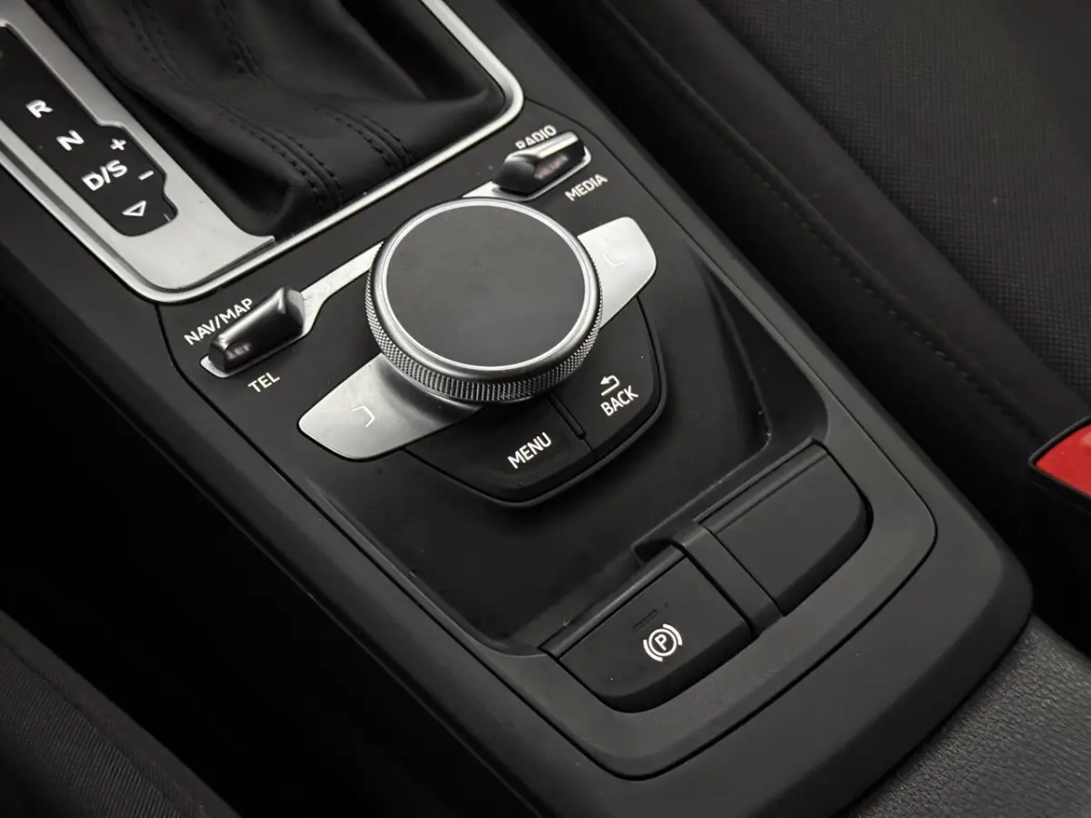35 TFSI S-line Airco, Parkeersensoren, Navi, Cruise control adaptief, Stoelverwarming, A s
