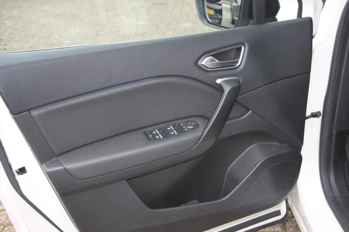 160PK-INTENS-PLUG IN HYBRID-67DKM-NAVI-CAMERA-