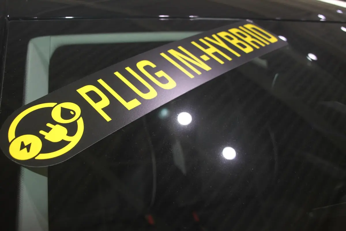 160PK-INTENS-PLUG IN HYBRID-67DKM-NAVI-CAMERA-