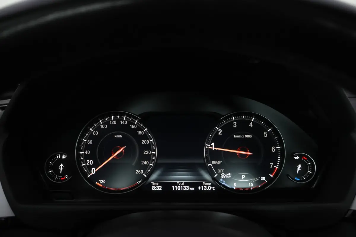 318iA LUXURY Edition PANO | FULL LED | LEDER | ELEK TREKHAAK | NAVI | STOELVERW | PDC V+A