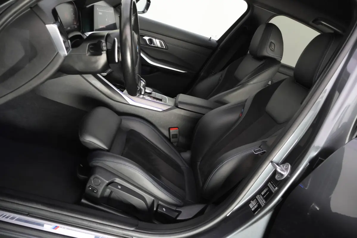 318iA M-SPORT Edition FULL LED | CARPLAY | NAVI | DAB | HIFI | SPORTSTOELEN | CRUISE | PDC