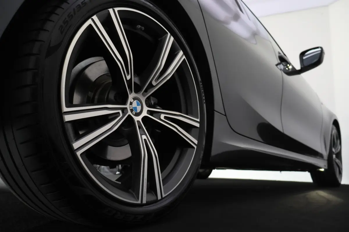 318iA M-SPORT Edition FULL LED | CARPLAY | NAVI | HIFI | DAB | SPORTSTOELEN | CRUISE | PDC