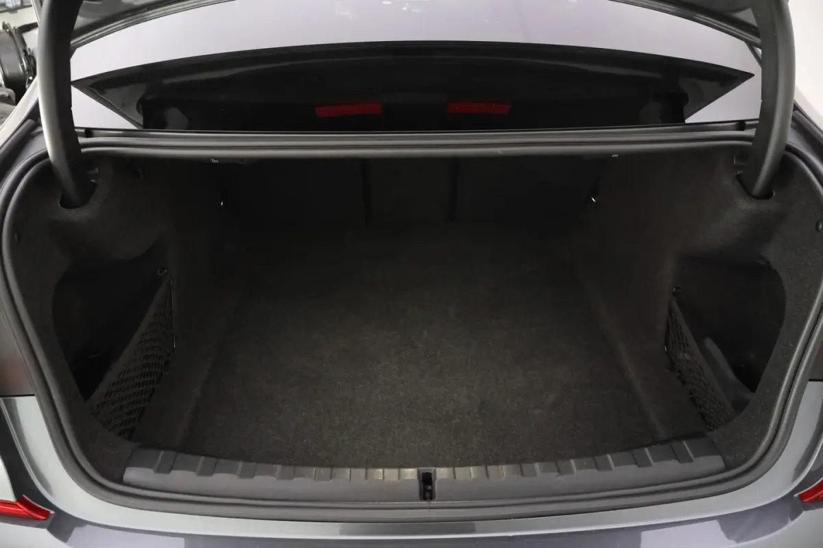 318iA M-SPORT Edition FULL LED | CARPLAY | NAVI | HIFI | DAB | SPORTSTOELEN | CRUISE | PDC