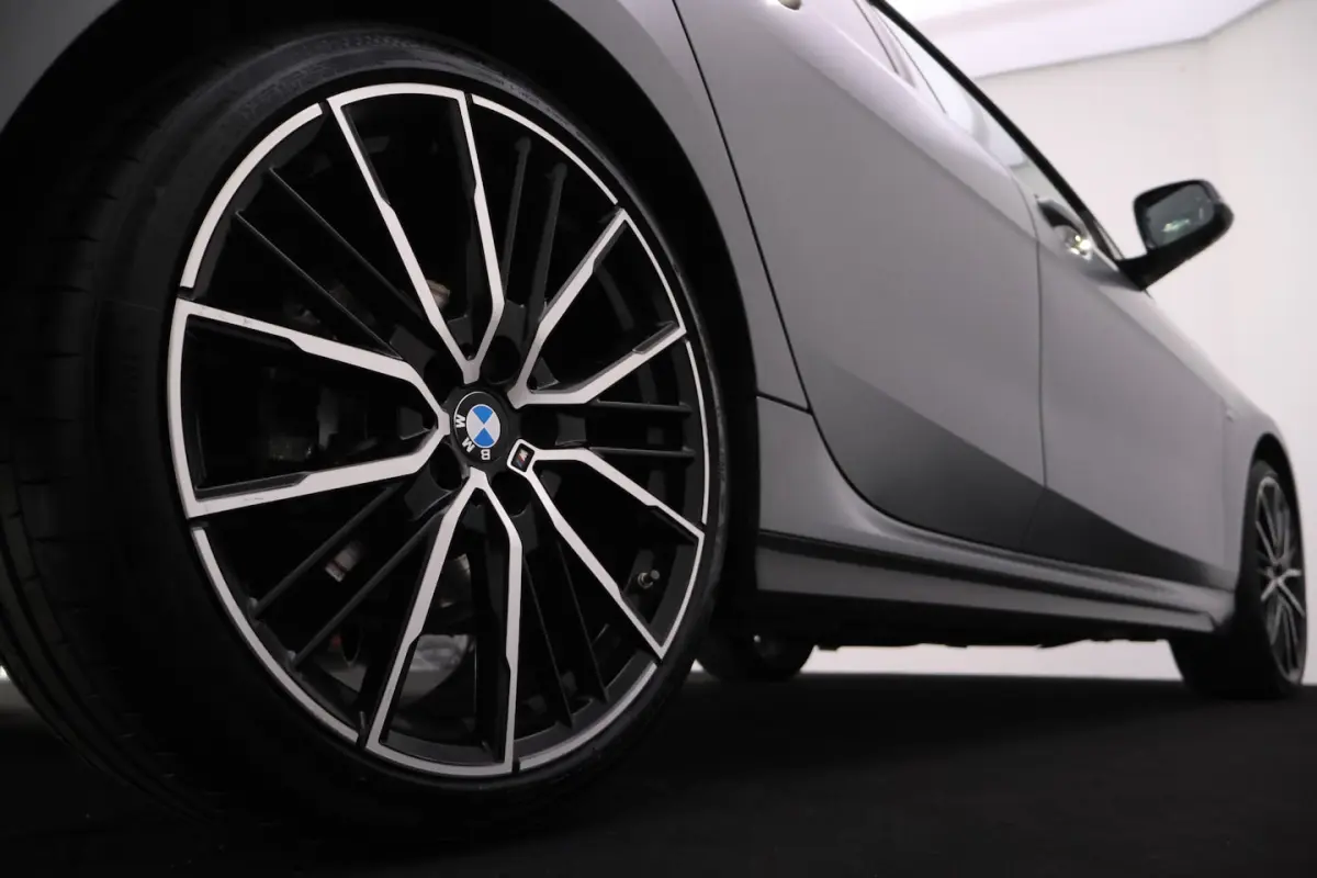 218iA M-SPORT Edition PANO | HARMAN KARDON | HEAD UP | STUUR+STOELVERW | CAMERA | BLINDSPO