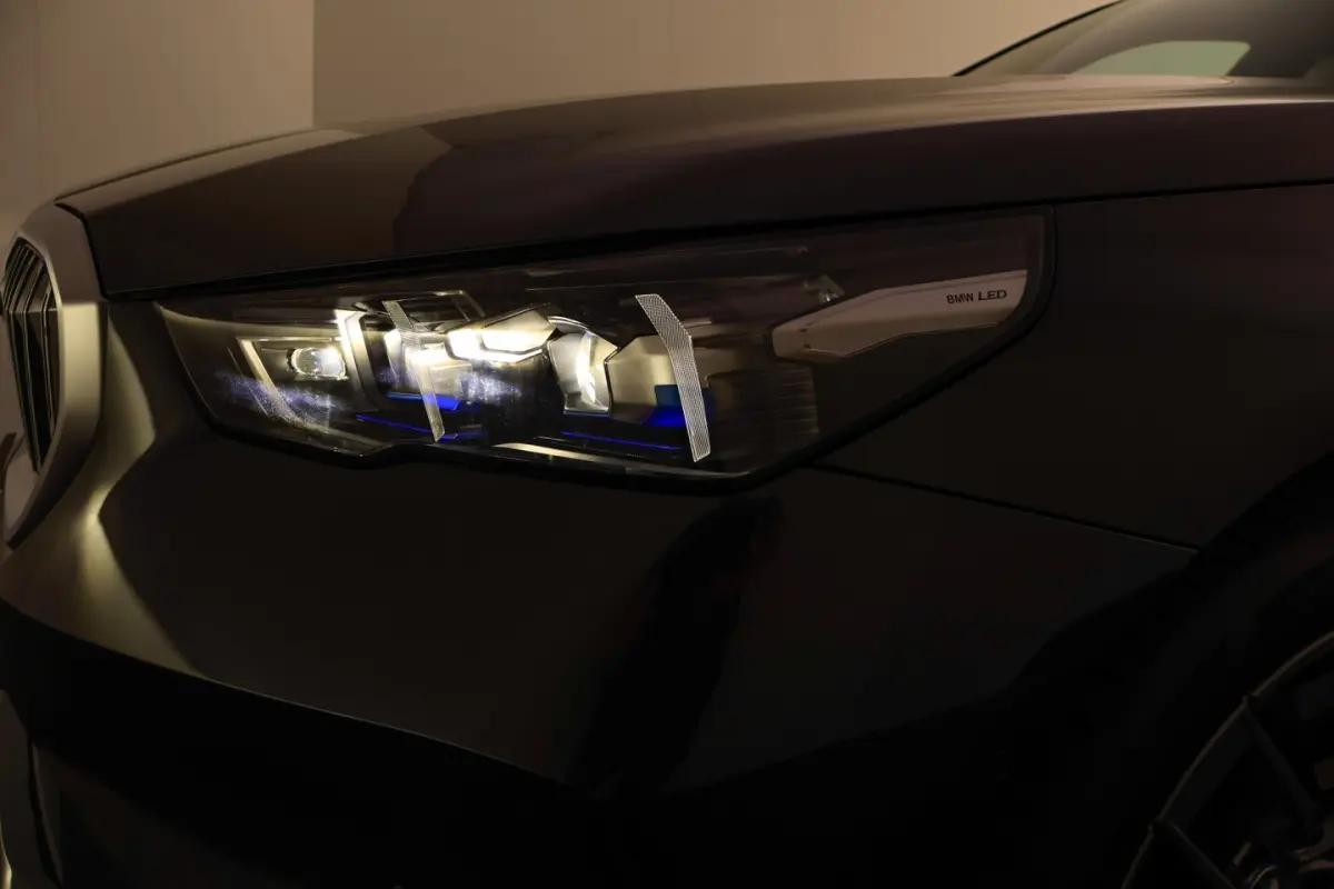 550e xDrive FULL.LED | KEYLESS | DODEHOEK | CARPLAY | HEAD-UP | ADAPTIEVE CRUISE | LANE.AS