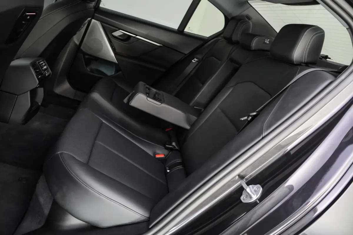 550e xDrive FULL.LED | KEYLESS | DODEHOEK | CARPLAY | HEAD-UP | ADAPTIEVE CRUISE | LANE.AS