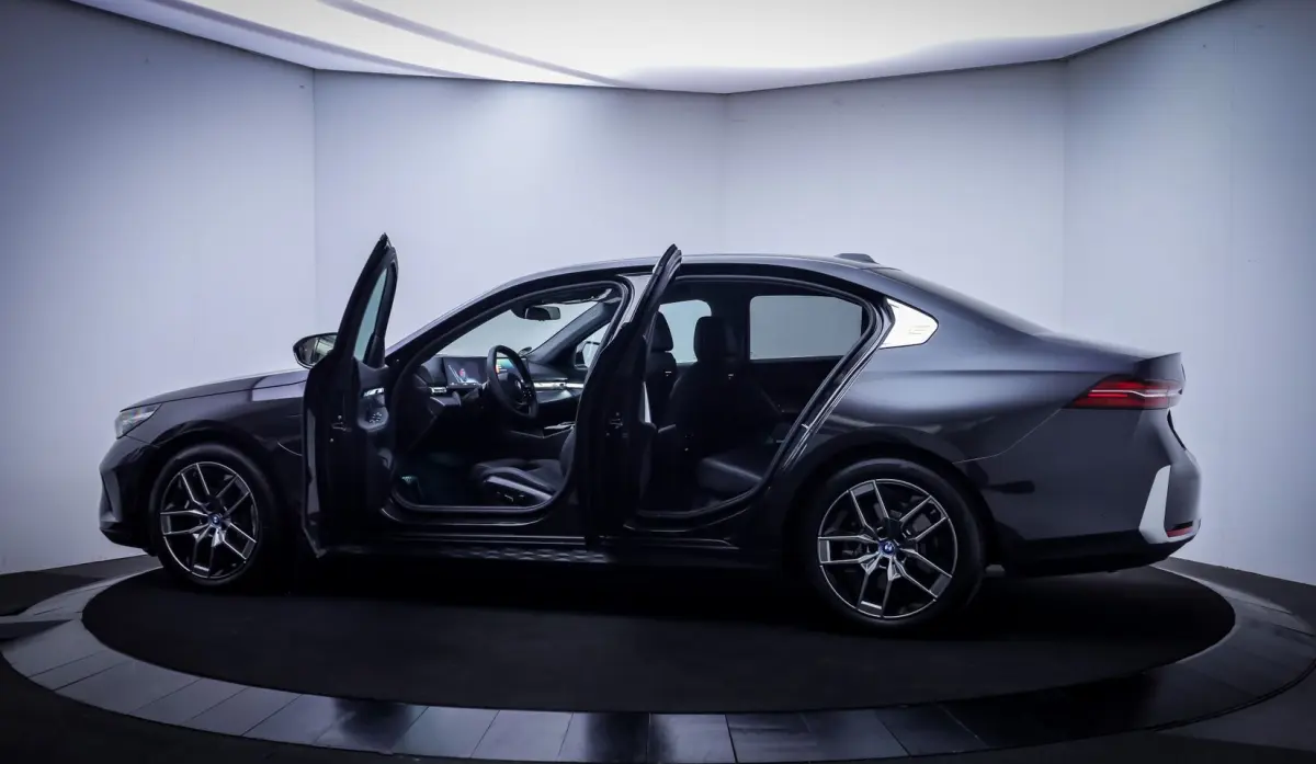 550e xDrive FULL.LED | KEYLESS | DODEHOEK | CARPLAY | HEAD-UP | ADAPTIEVE CRUISE | LANE.AS