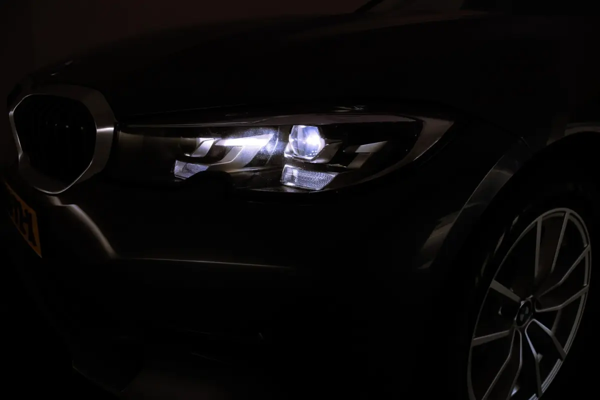 318iA SPORT-LINE Edition FULL LED | STUUR+STOELVERW | CARPLAY | HALF LEDER | SPORTSTOELEN