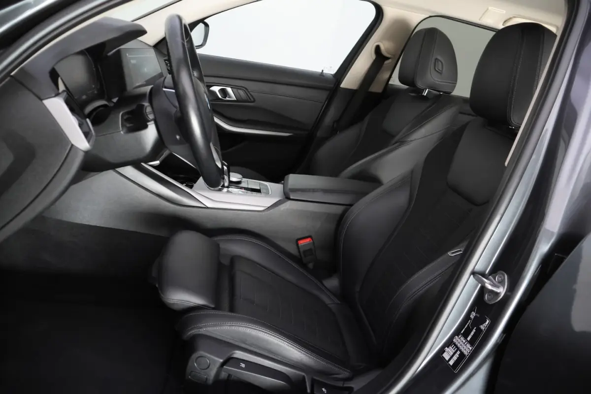 318iA SPORT-LINE Edition FULL LED | STUUR+STOELVERW | CARPLAY | HALF LEDER | SPORTSTOELEN