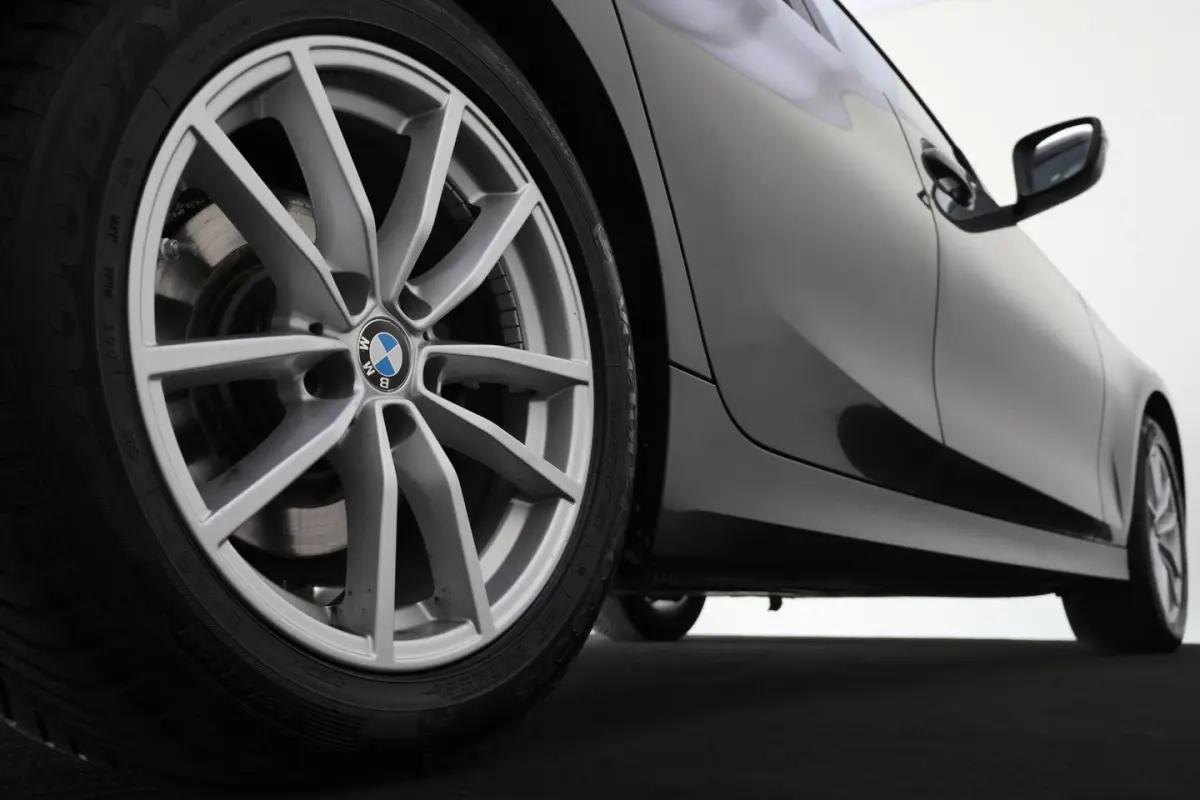 318iA SPORT-LINE Edition FULL LED | STUUR+STOELVERW | CARPLAY | HALF LEDER | SPORTSTOELEN