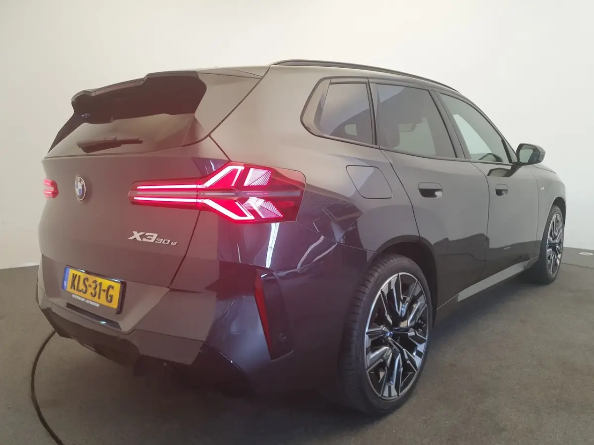 30e xDrive M-sport pro, Wegklapbare trekhaak, Panoramadak